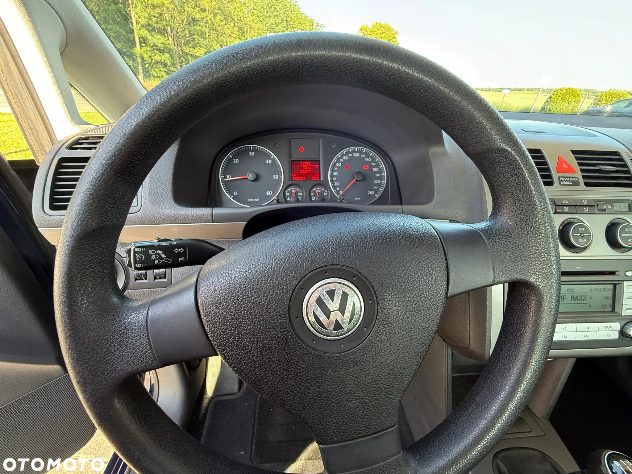 Volkswagen Touran 1.9 TDI Basis - 24