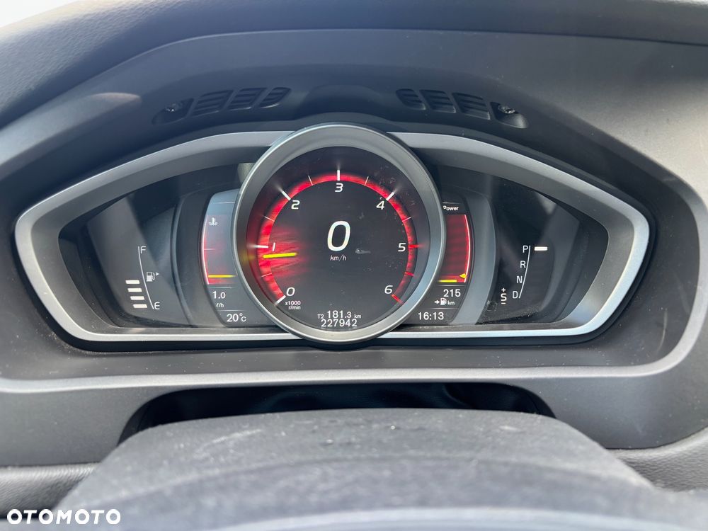 Volvo V40 D4 Geartronic Summum - 16