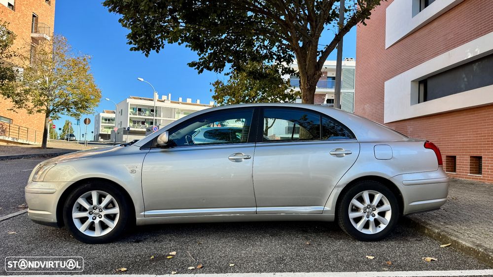Toyota Avensis LB 2.0 D-4D - 2