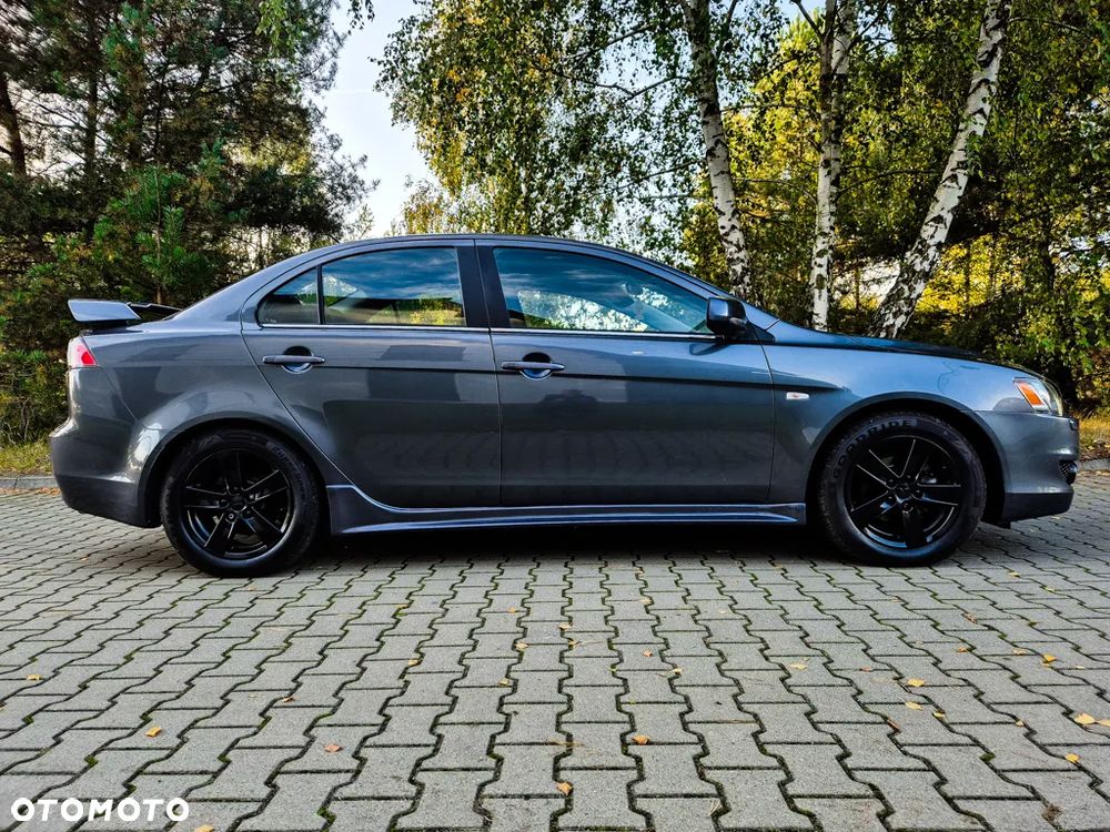 Mitsubishi Lancer - 10