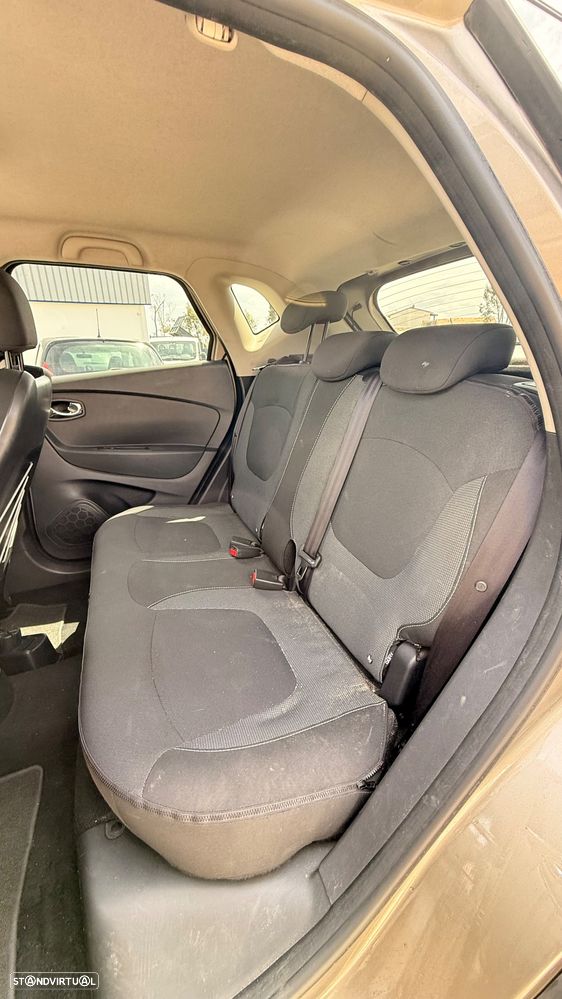 Renault Captur 1.5 dCi - 17