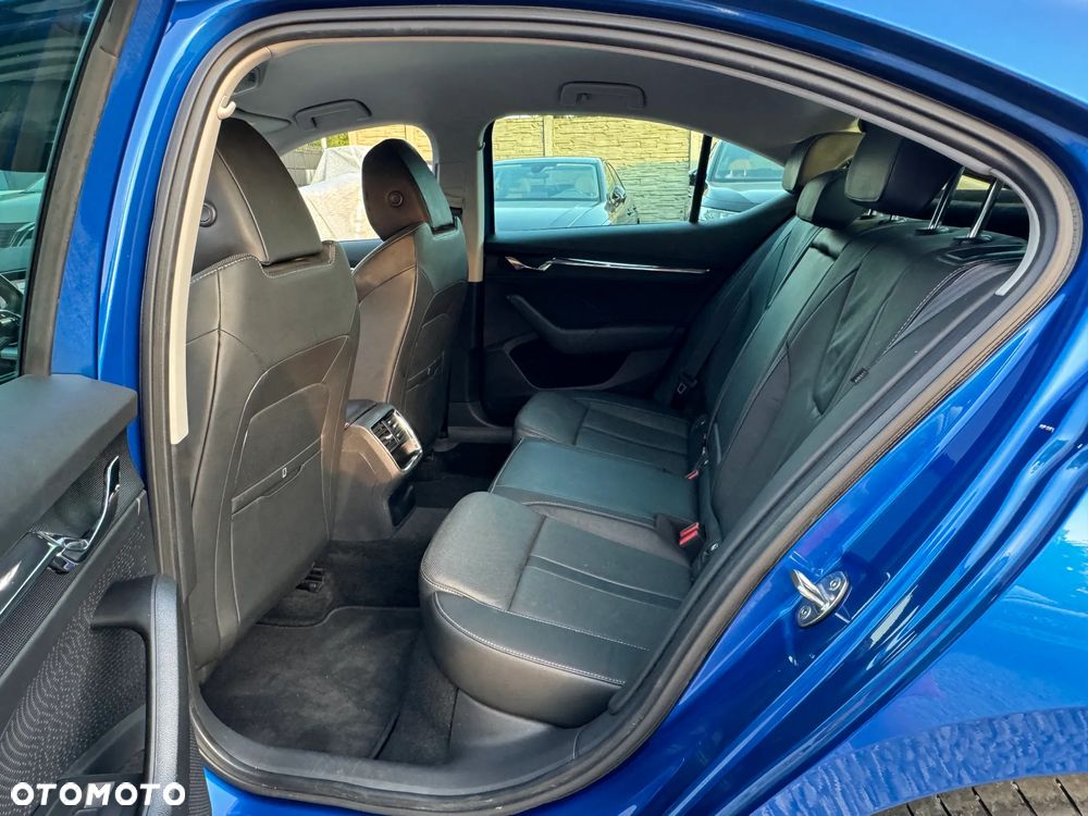 Skoda Octavia 2.0 TDI L&K DSG - 32