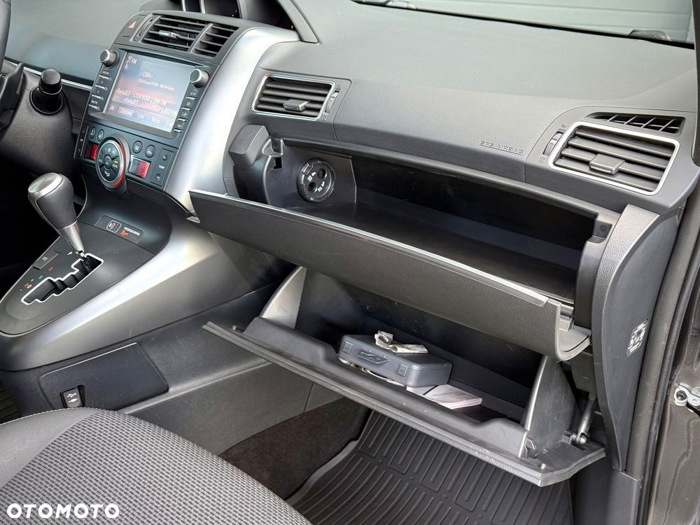 Toyota Verso 1.8 Premium MS - 18