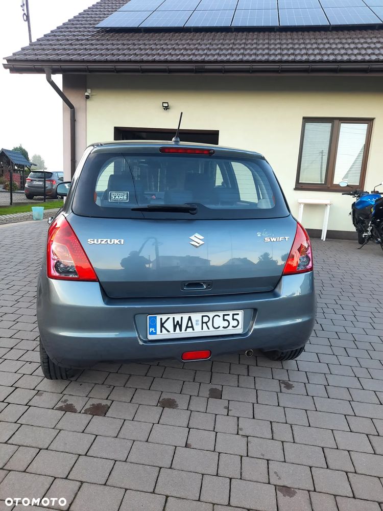 Suzuki Swift - 4