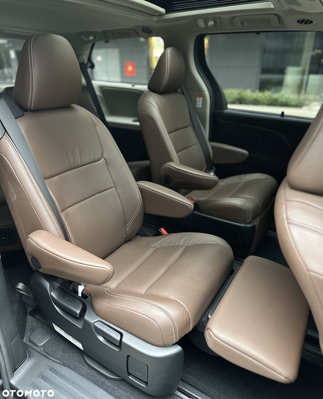 Toyota Sienna 3.5 V6 - 22