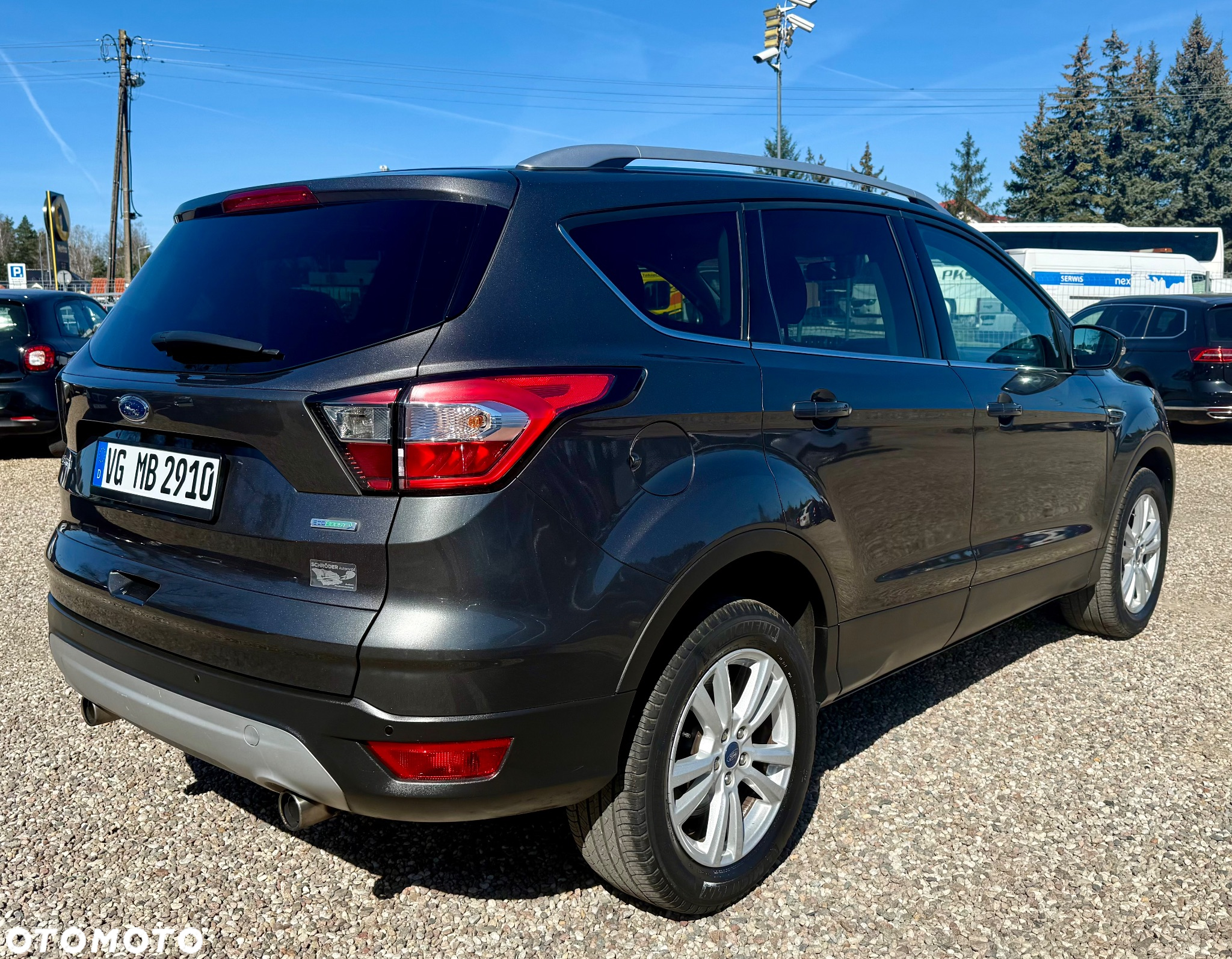 Ford Kuga 1.5 EcoBoost 2x4 Trend - 8