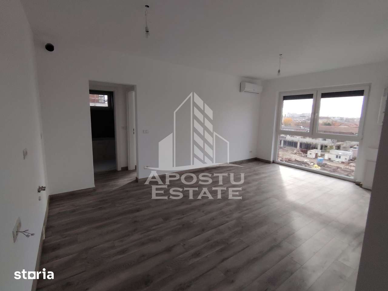 Apartament cu 2 camere, bucatarie inchisa, centrala proprie — fotografia 1