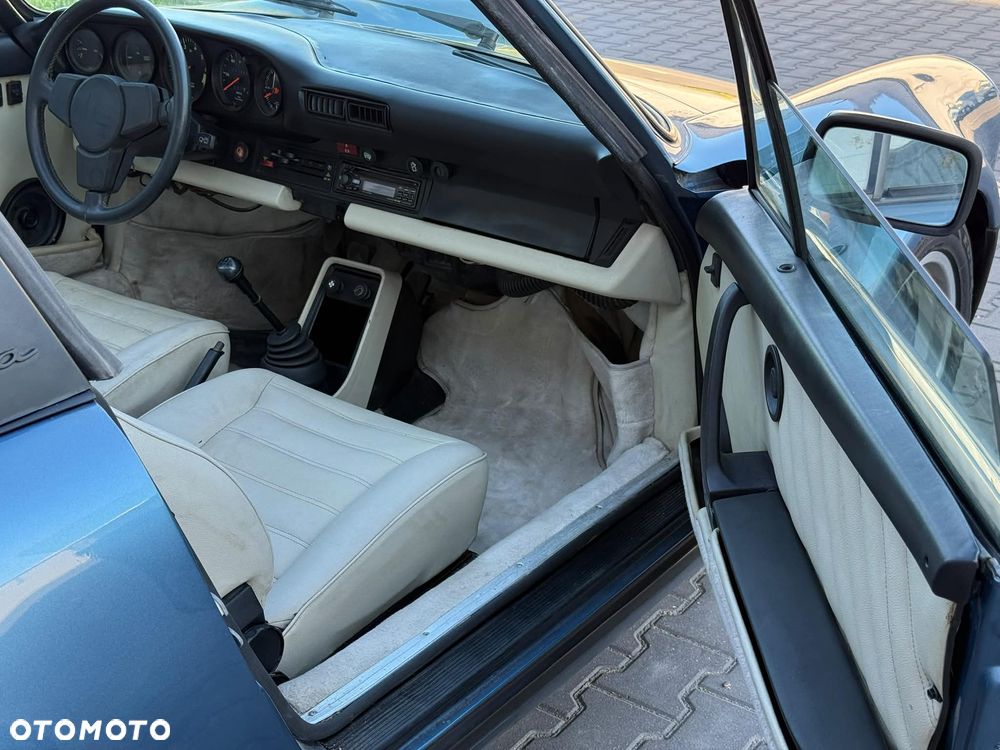Porsche 911 - 17