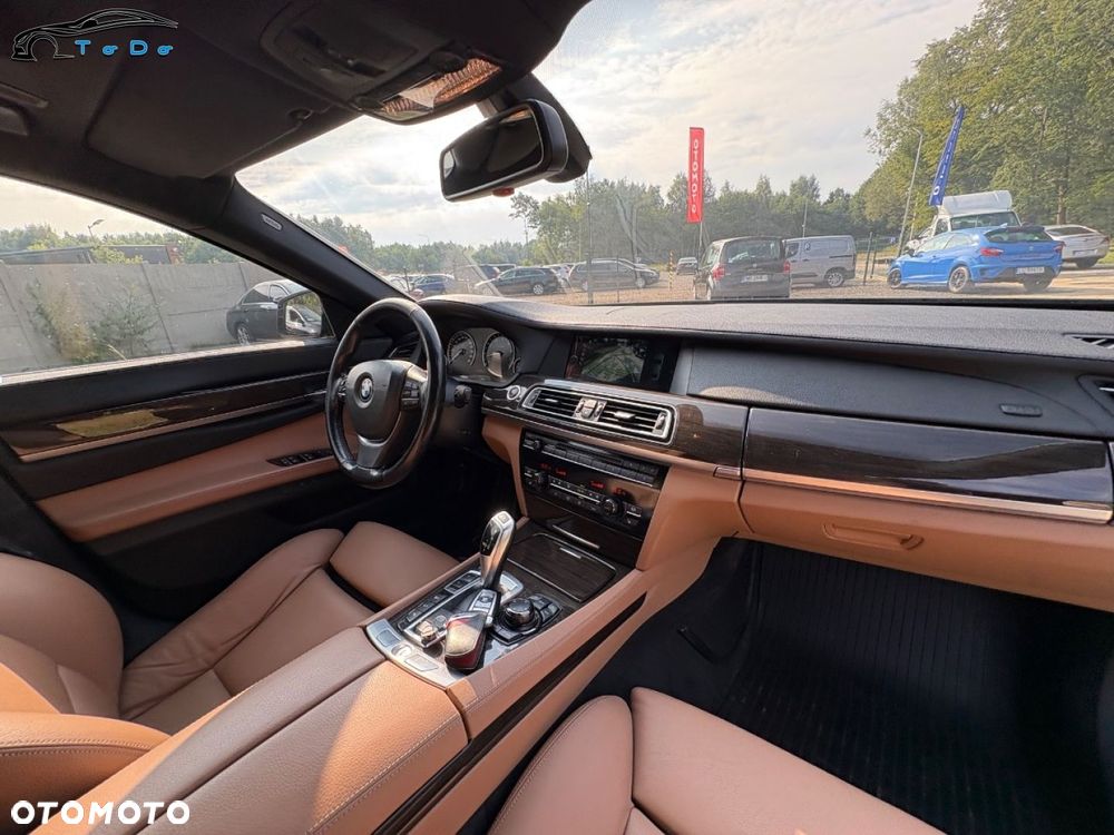 BMW Seria 7 750i L xDrive - 40