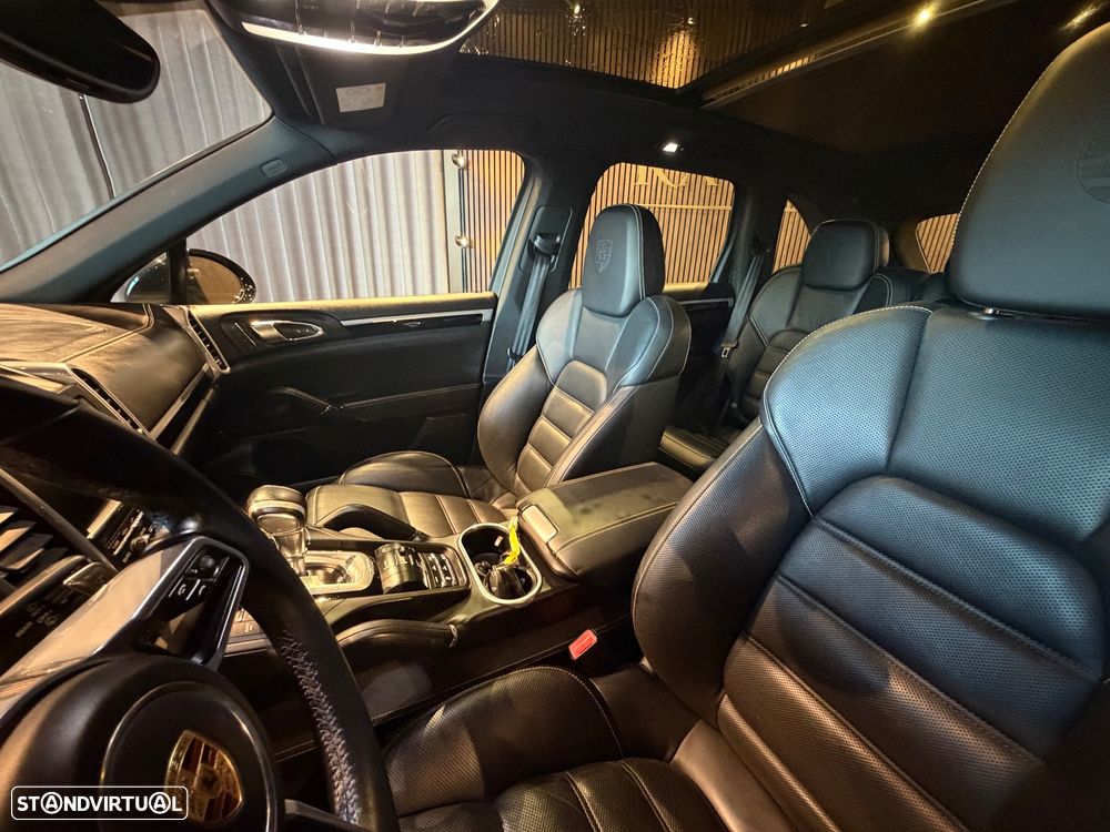 Porsche Cayenne S E-Hybrid Platinum Edition - 56