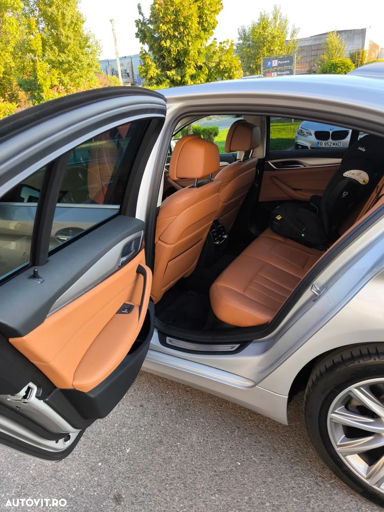 BMW Seria 5 530i xDrive AT - 11