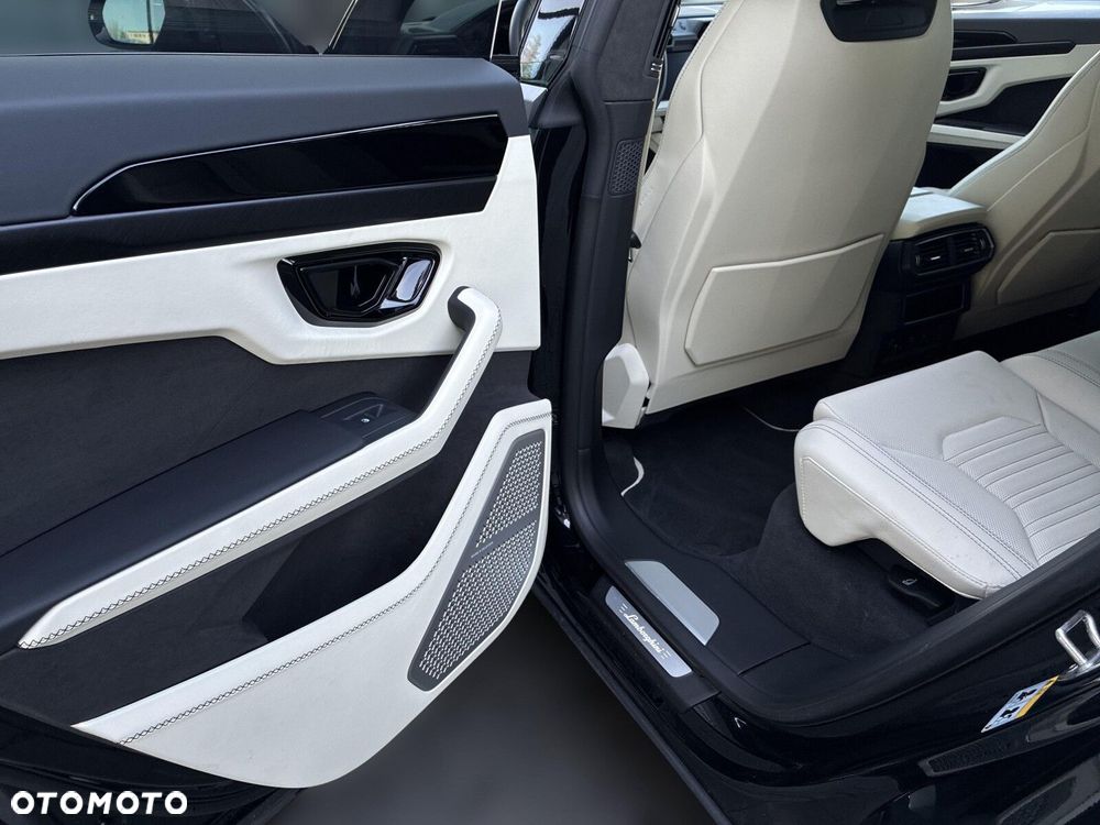 Lamborghini Urus - 21