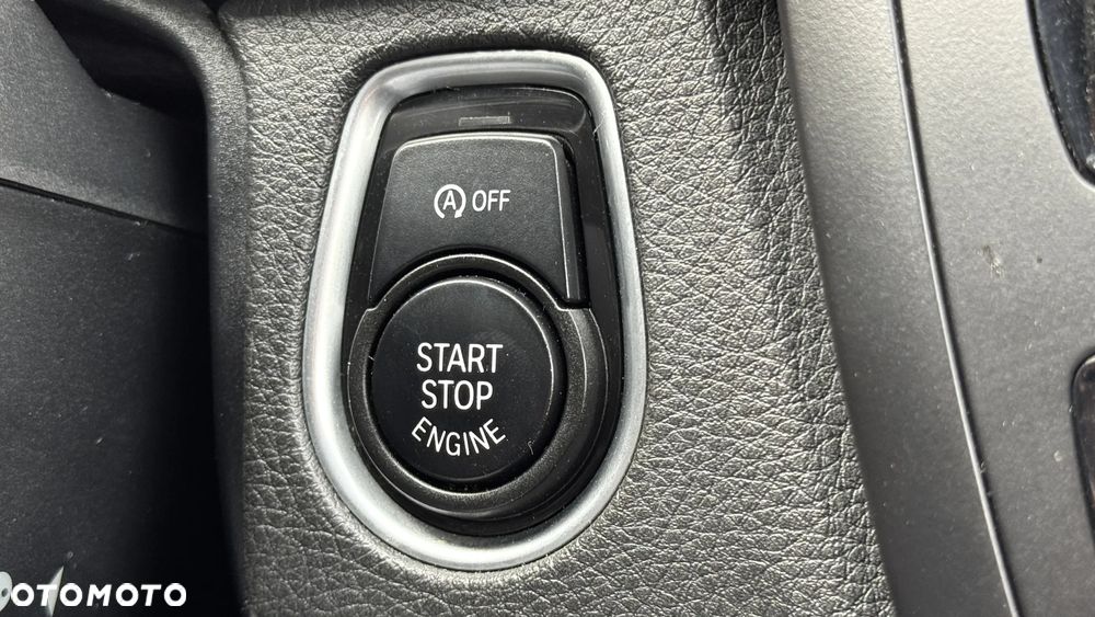 BMW Seria 3 316d Luxury Line EU6 - 32