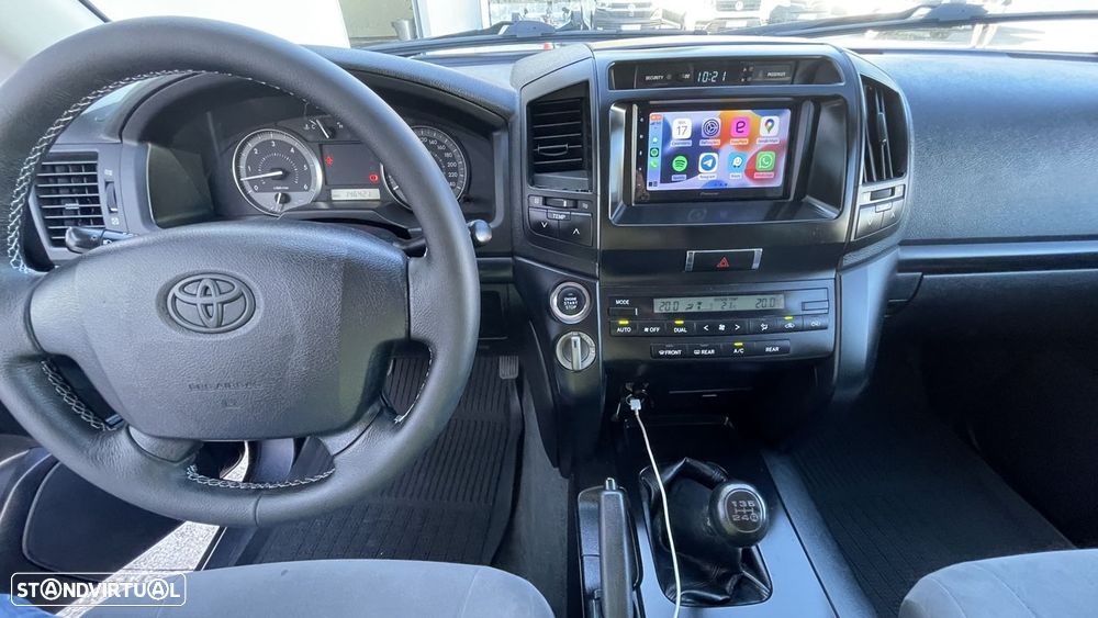 Toyota Land Cruiser VDJ 200 V8 4.5 D-4D - 11