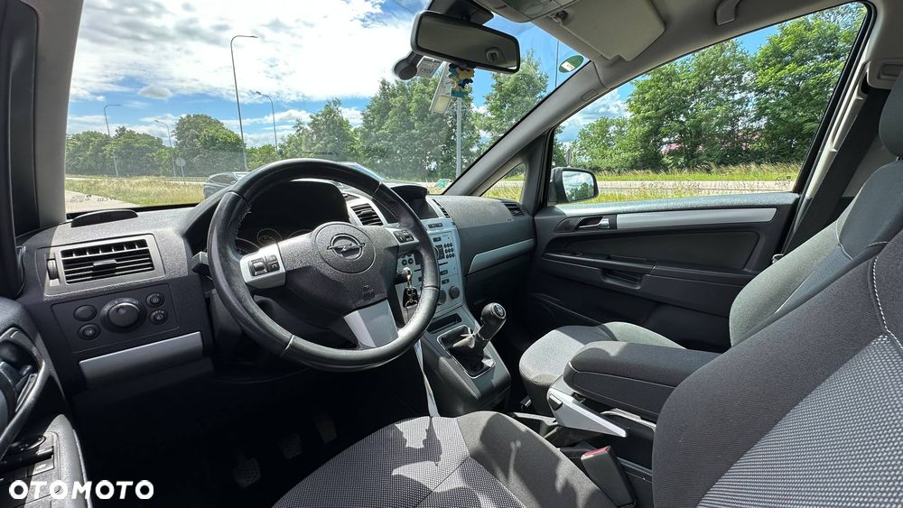 Opel Zafira 1.8 Sport - 20