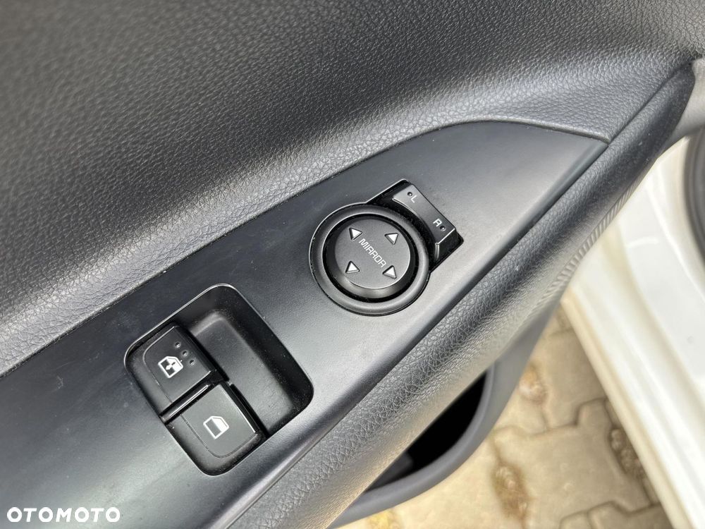 Kia Rio 1.2 M - 19