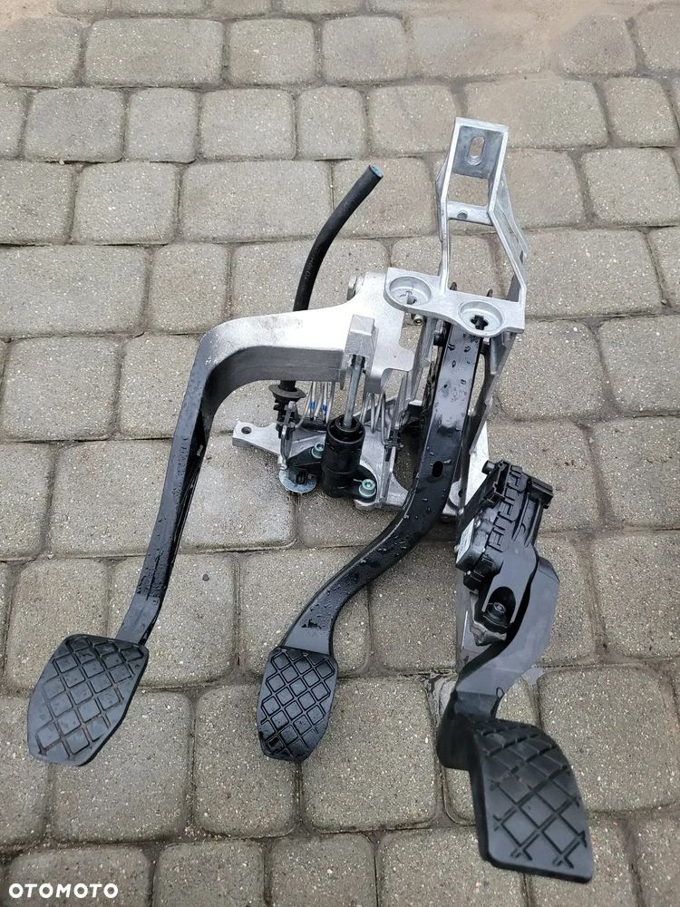 AUDI A4 B6 B7 PEDAŁY MANUAL EUROPA - 1