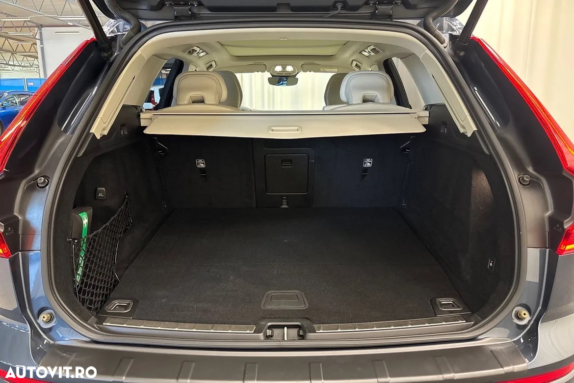 Volvo XC 60 T6 AWD Recharge Geartronic Inscription - 15