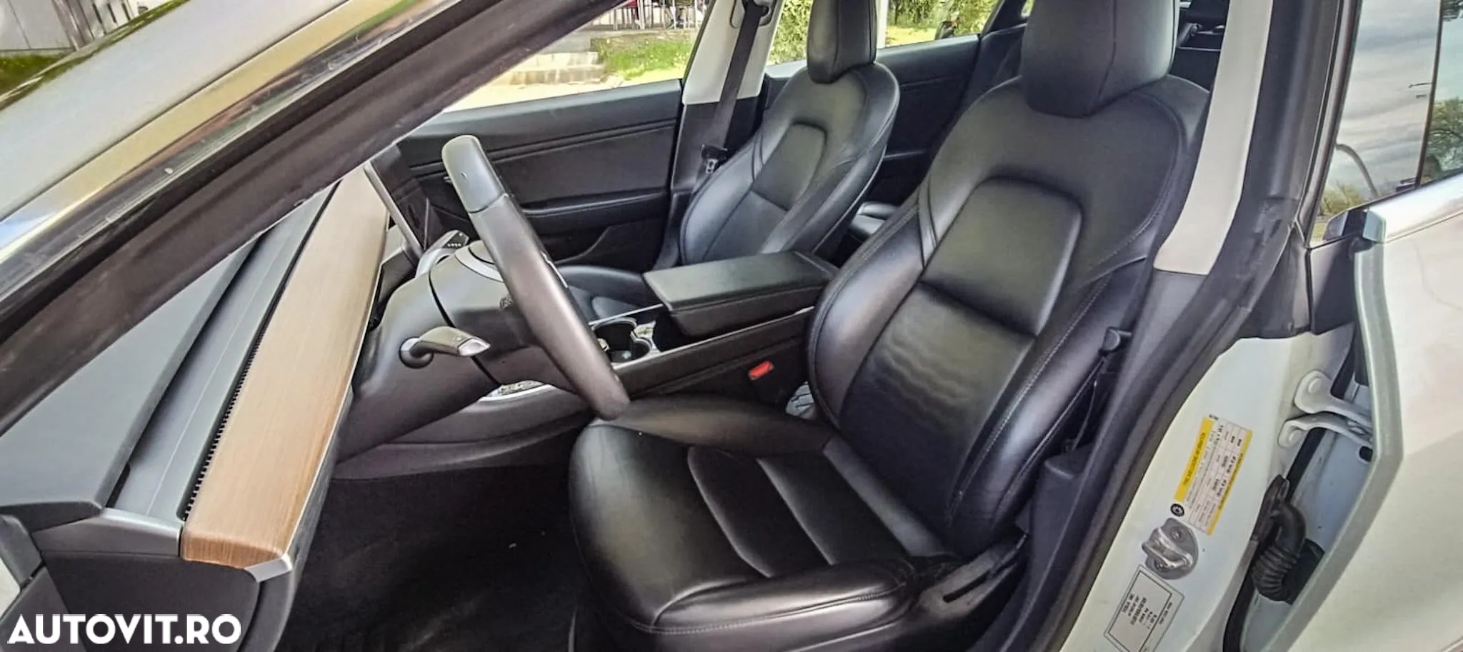 Tesla Model 3 Long Range - 10