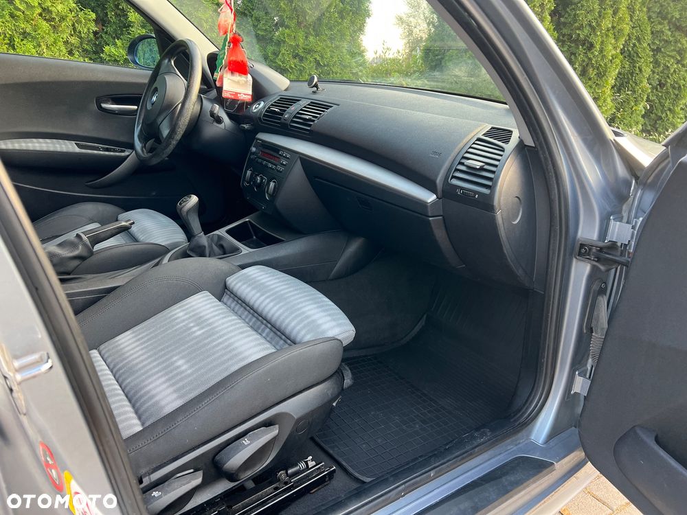 BMW Seria 1 116i - 26
