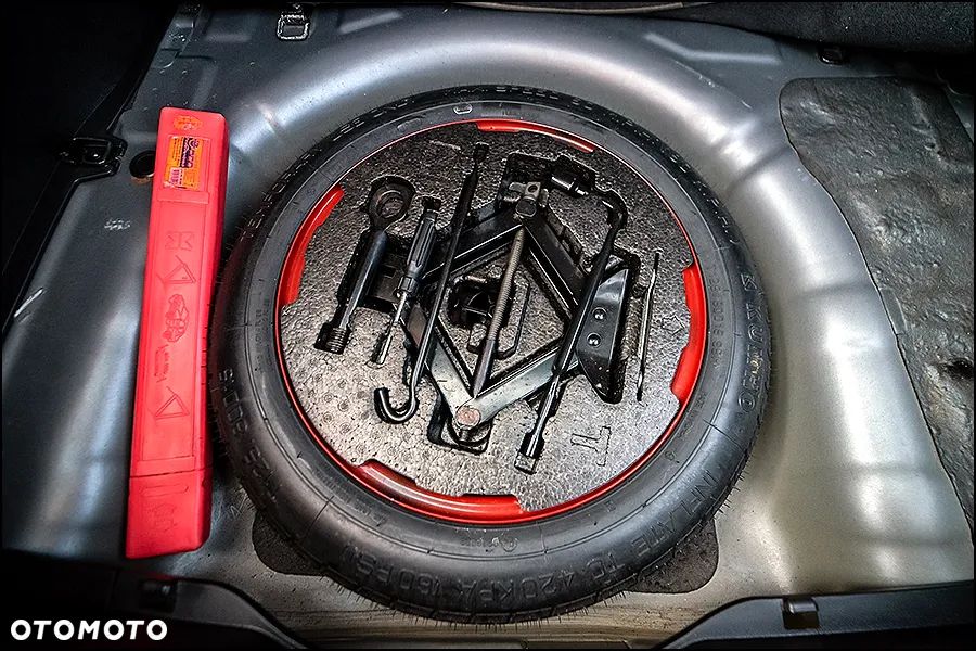 Hyundai Veloster - 36