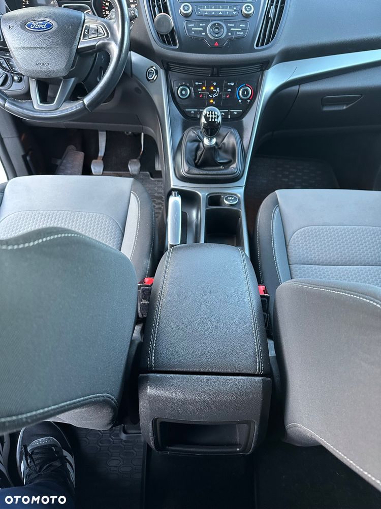 Ford Kuga - 19