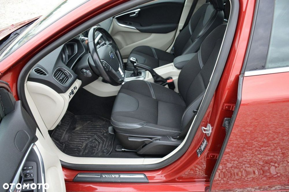 Volvo V40 - 23