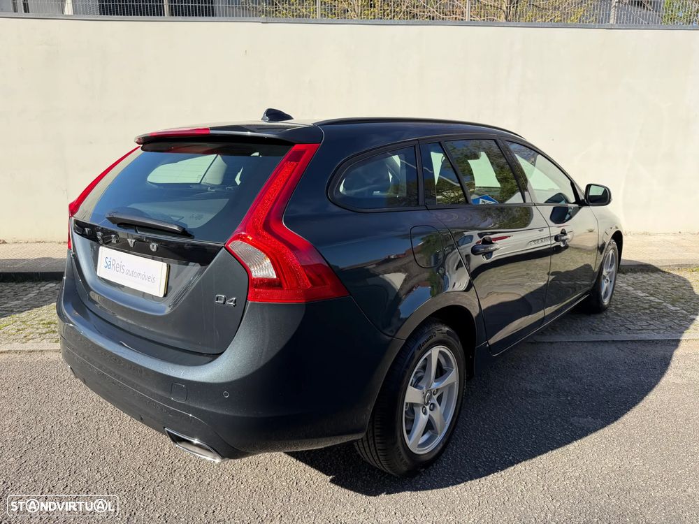 Volvo V60 2.0 D4 Momentum Eco - 6