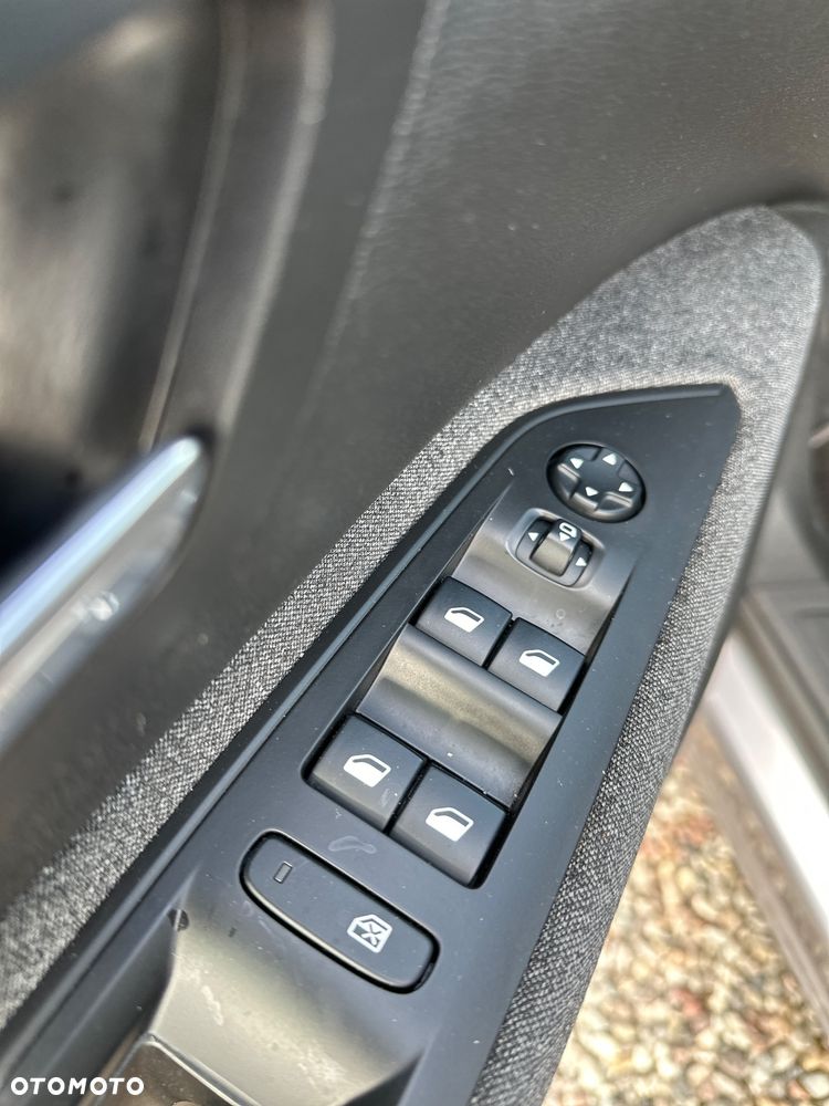 Peugeot 5008 1.6 BlueHDi Style 7os - 10