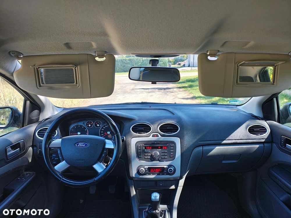 Ford Focus 1.6 16V Ghia - 23
