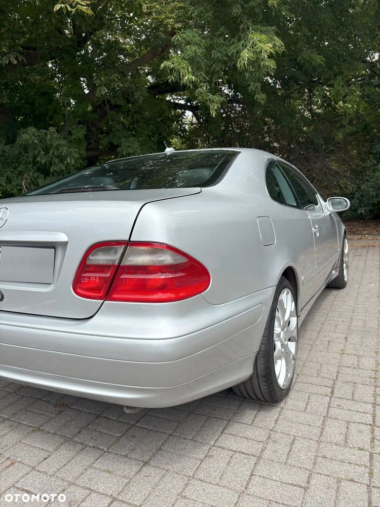 Mercedes-Benz CLK - 16