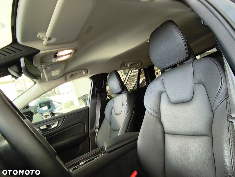 Volvo V60 B4 B Plus Dark - 18