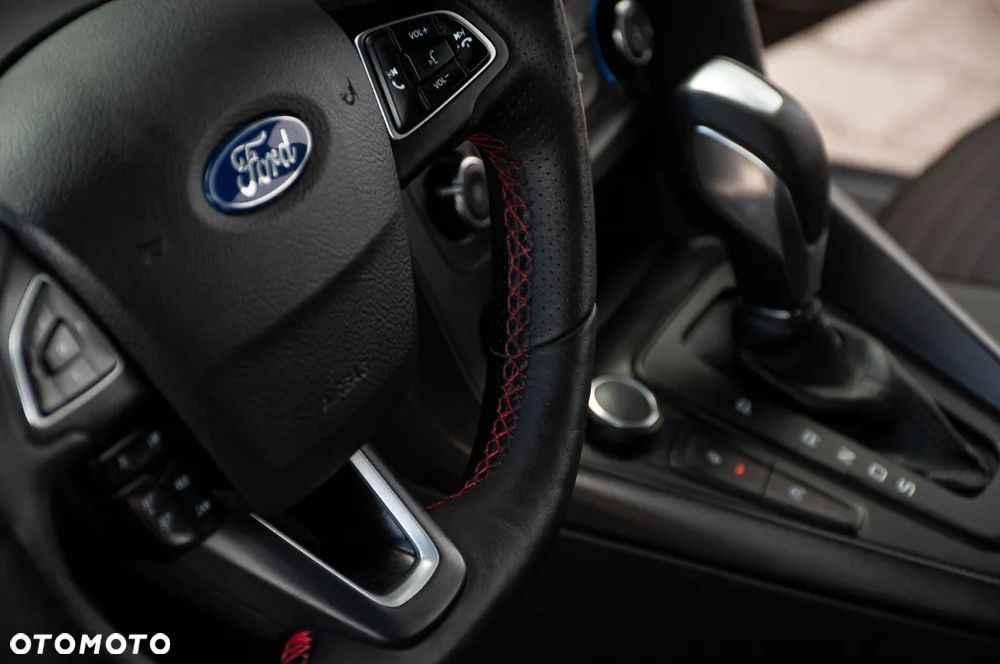 Ford Focus 1.5 EcoBoost Titanium - 18