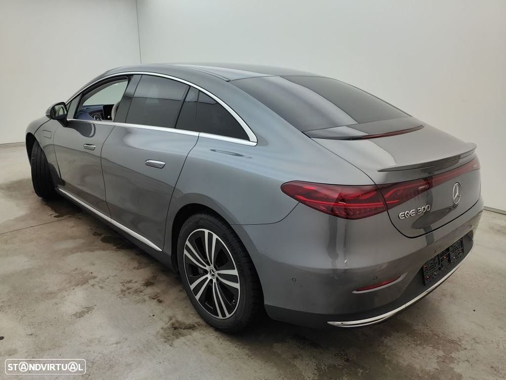 Mercedes-Benz EQE - 4