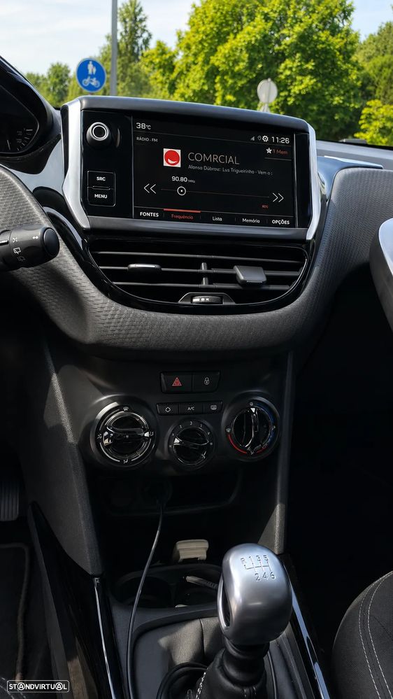 Peugeot 2008 1.2 PureTech Active - 8