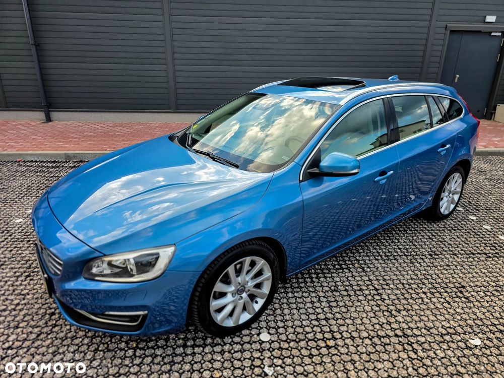 Volvo V60 D3 Summum - 32