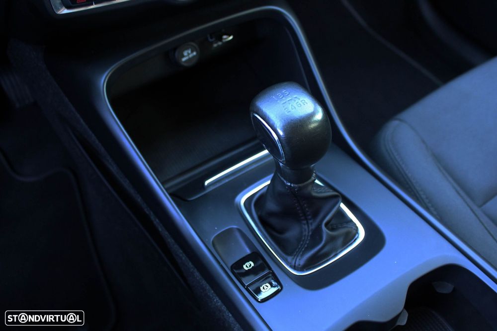 Volvo XC 40 1.5 T2 Momentum Core - 23