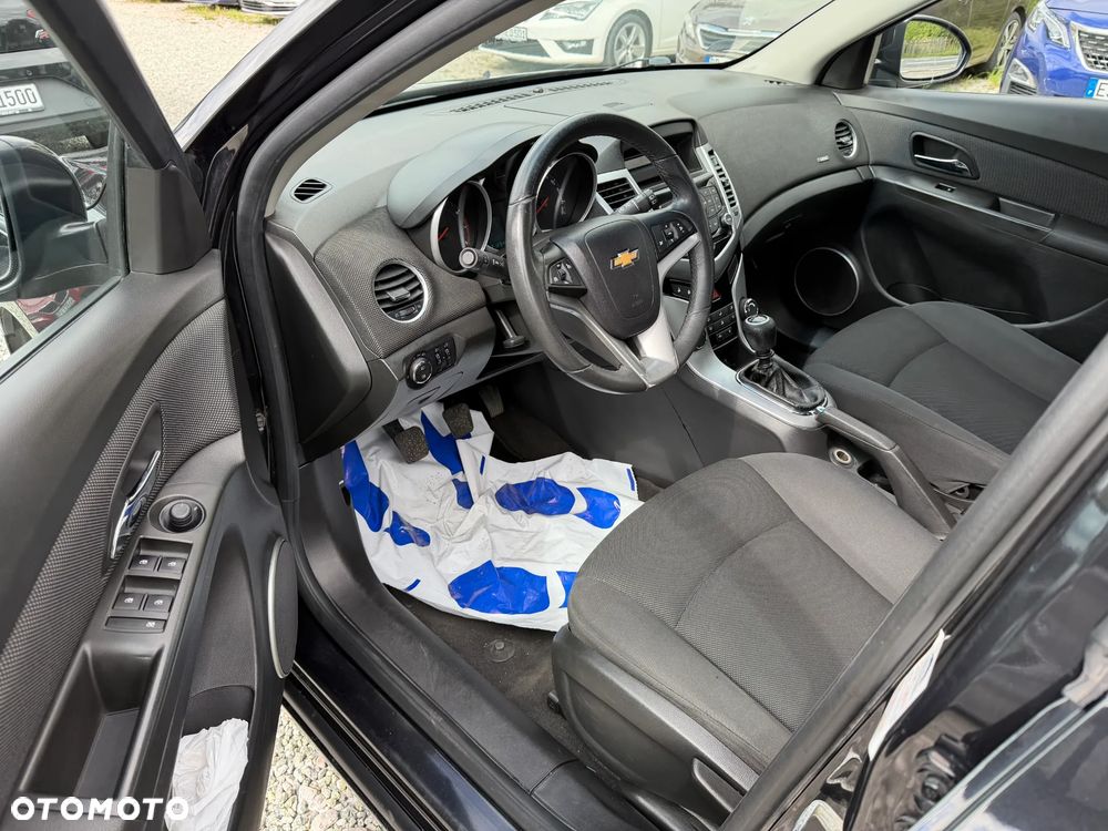 Chevrolet Cruze 1.8 LT - 24