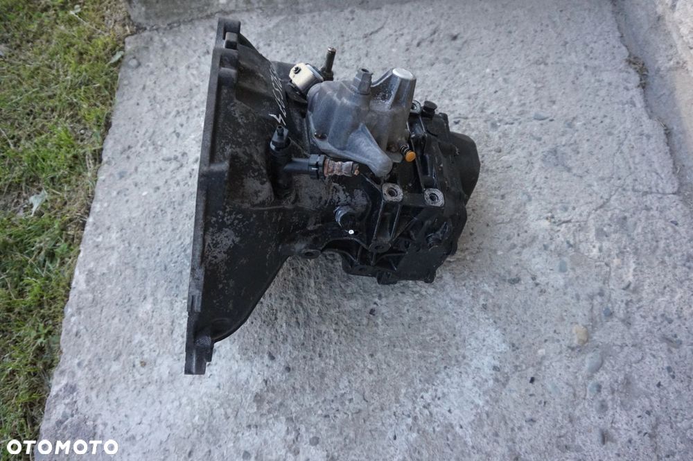 SKRZYNIA 1.4 3LS374 OPEL CORSA E ADAM - 3