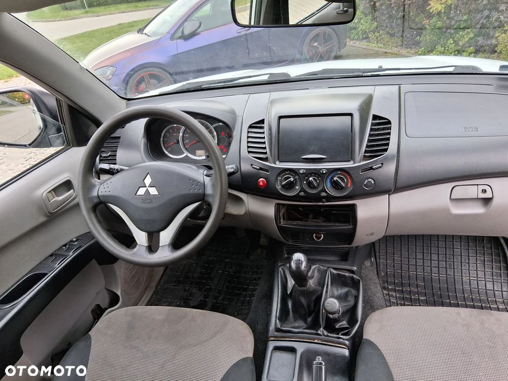 Mitsubishi L200 2.5 DID DC Intense - 9