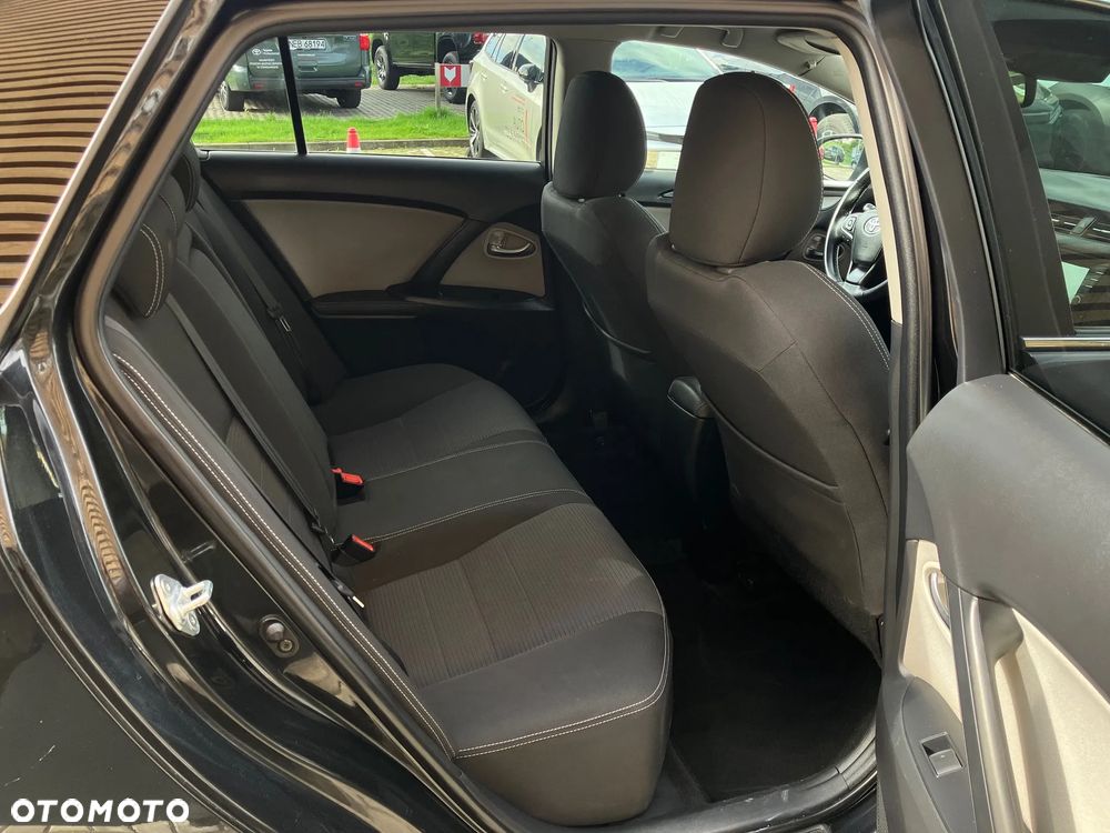 Toyota Avensis 2.0 D-4D Premium - 15
