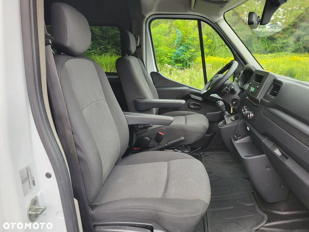 Renault Master 6 osób brygadowy - 13