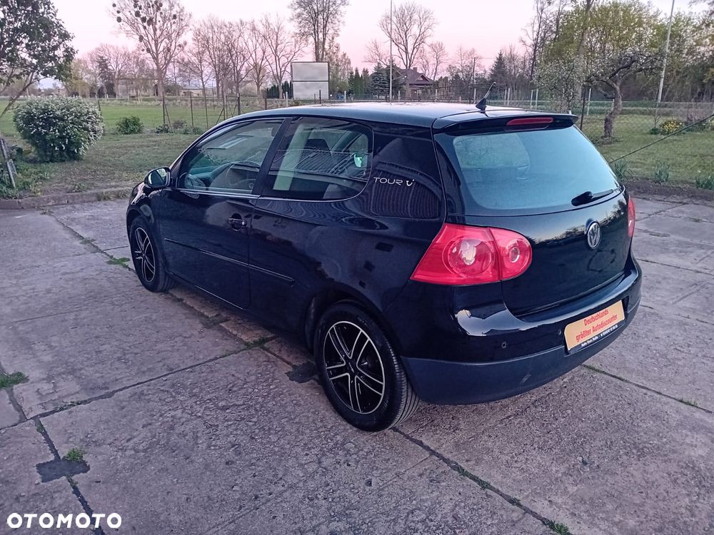 Volkswagen Golf - 6