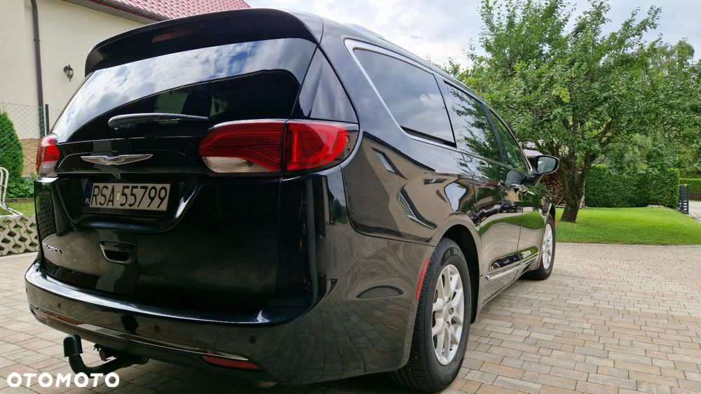 Chrysler Pacifica - 7