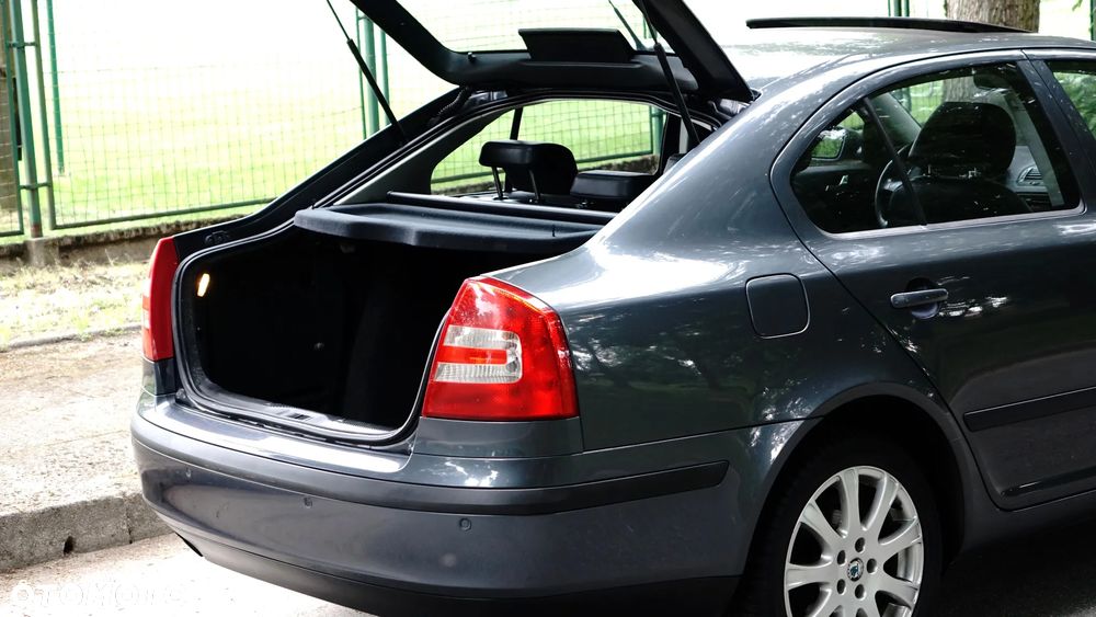 Skoda Octavia 2.0 FSI Automatik Laurin & Klement - 34