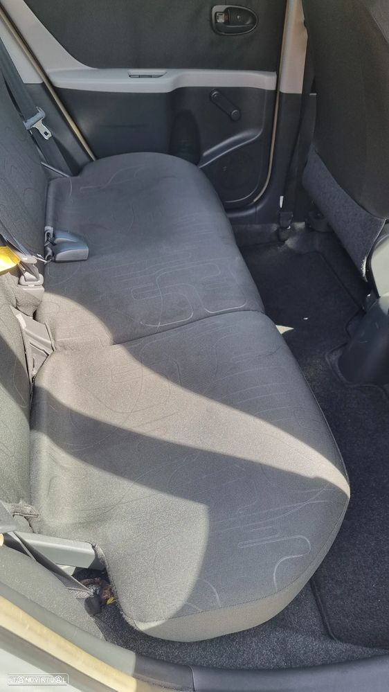 Toyota Yaris 1.0 VVT-i AC Manual+VSC - 8