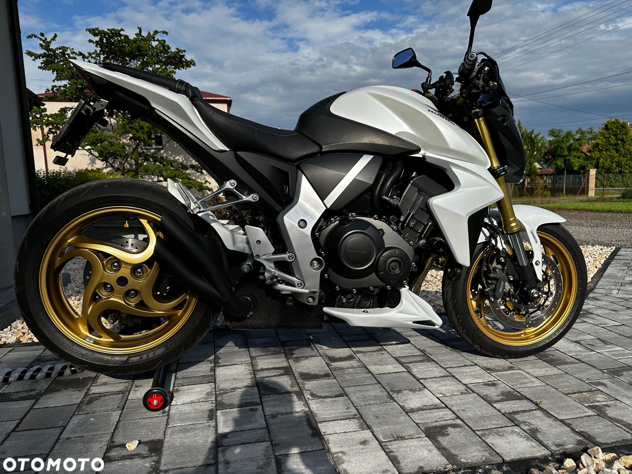 Honda CB - 1