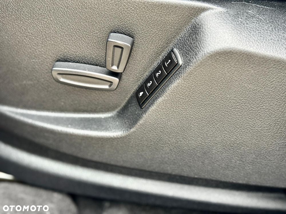 Ford S-Max 2.0 TDCi DPF Titanium X - 30