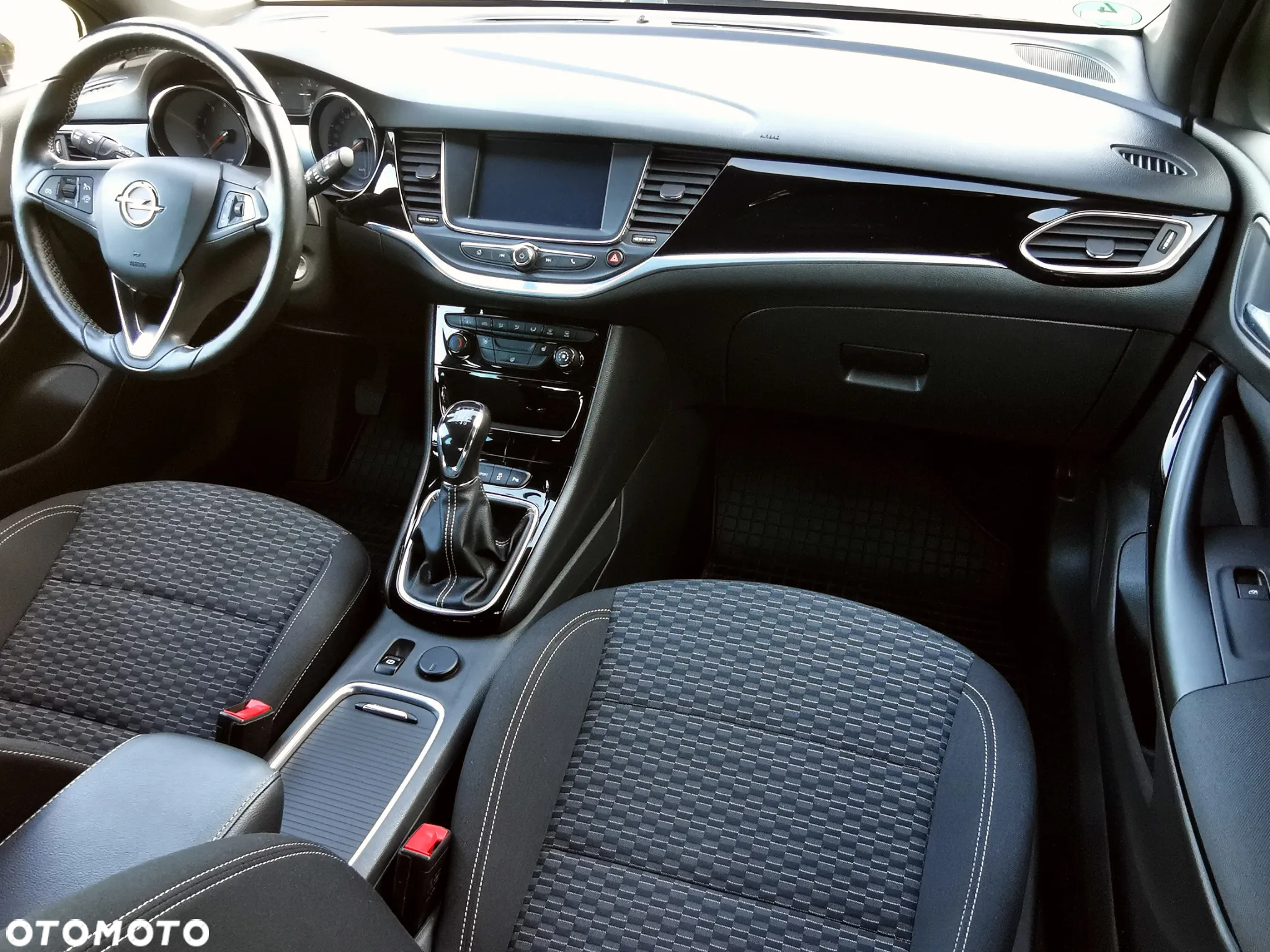 Opel Astra 1.4 Turbo Innovation - 25