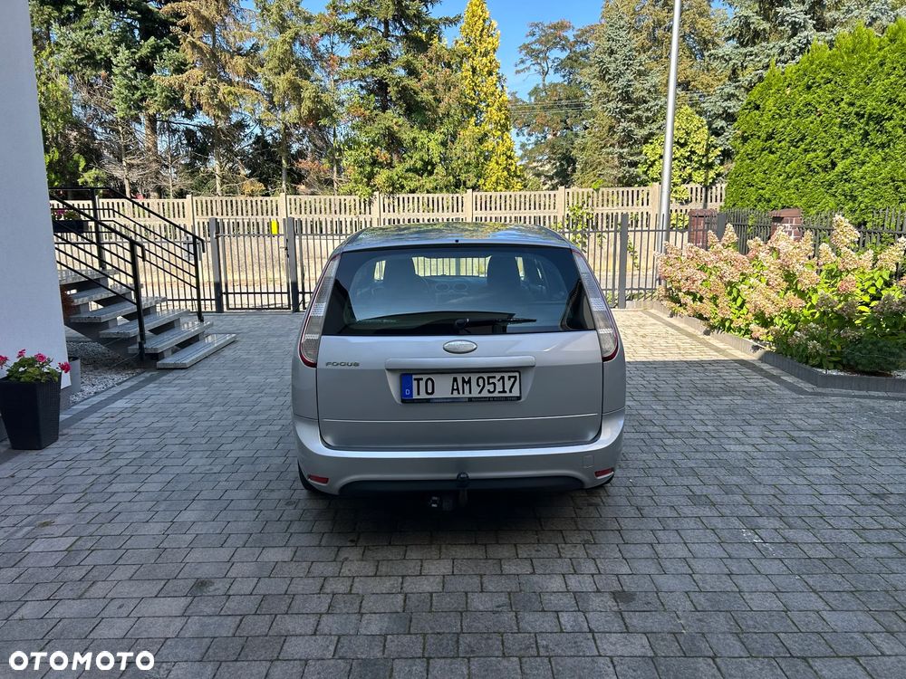 Ford Focus 1.6 Ghia - 14